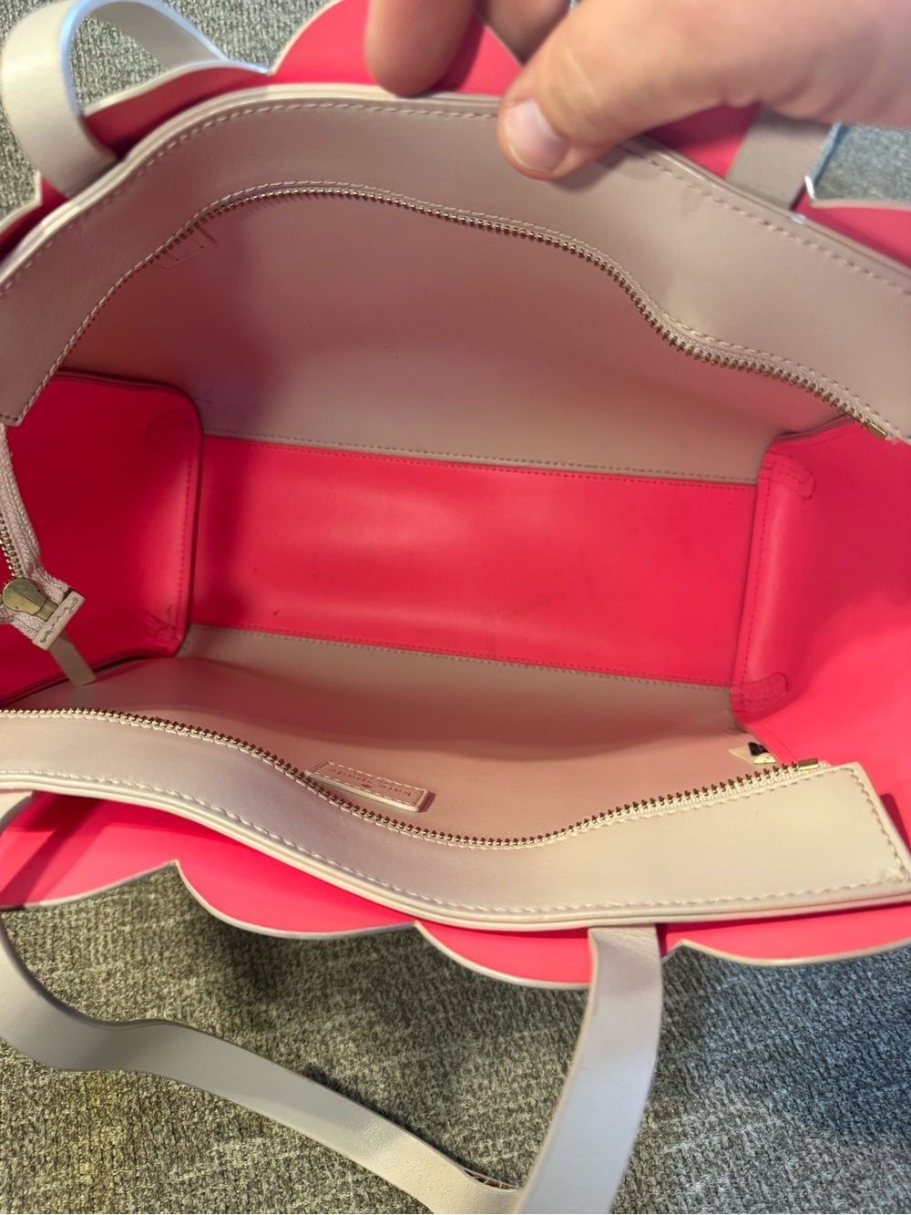 Kate Spade New York Scallop-Trimmed Leather Tote dual-faced design - Picture 9 of 11